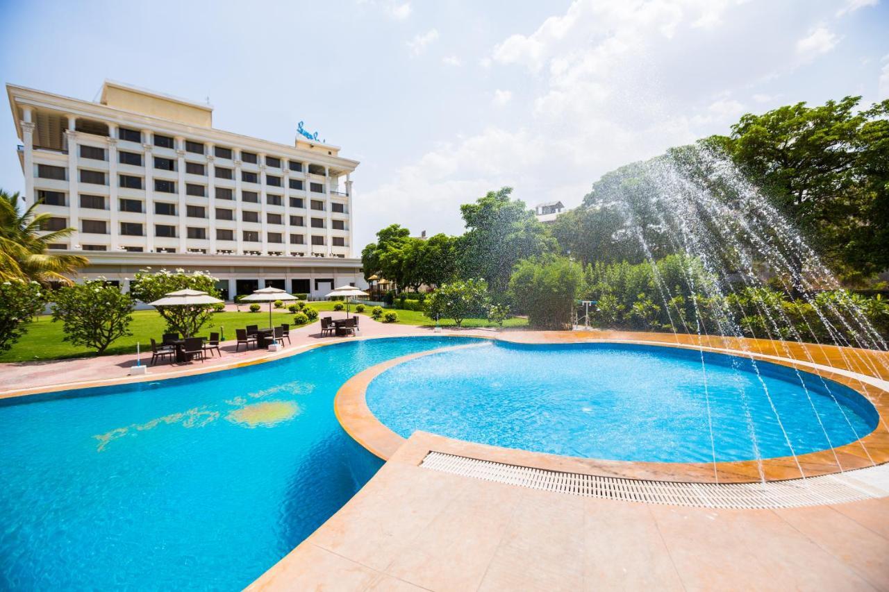 Sun-N-Sand Suites, Shirdi Exterior foto