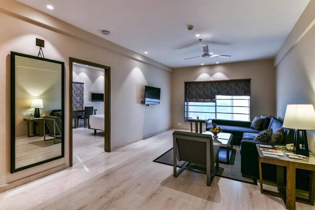 Sun-N-Sand Suites, Shirdi Exterior foto